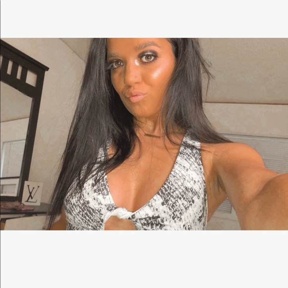 Meet your Posher, Jenna - Picture 2 of 8